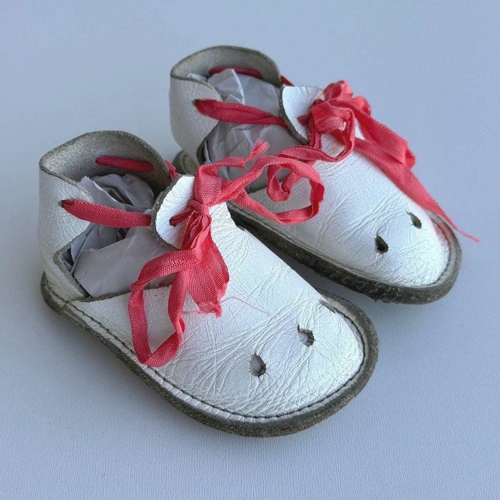 Vintage Baby Shoes Girls 3.5C White Leather Pink Ribbon Crib Shoes‎